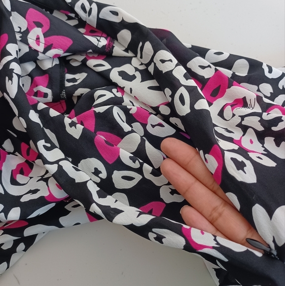 Trina Turk Y2K Babydoll Cap-Sleeve Office Blouse - Picture 12 of 12